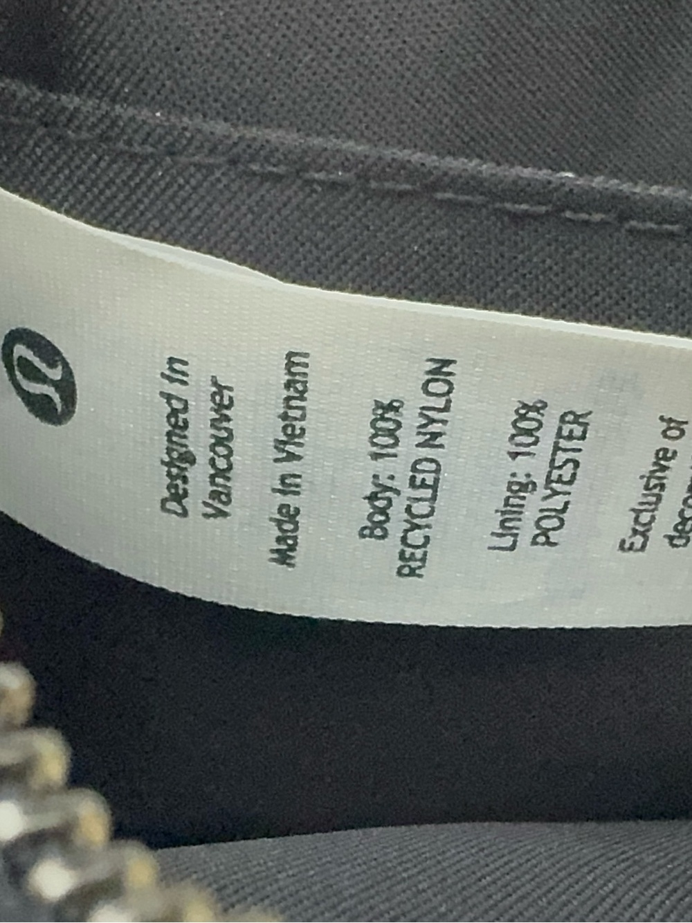 Lululemon Crossbody Camera Bag 2L black silver - Picture 8 of 13